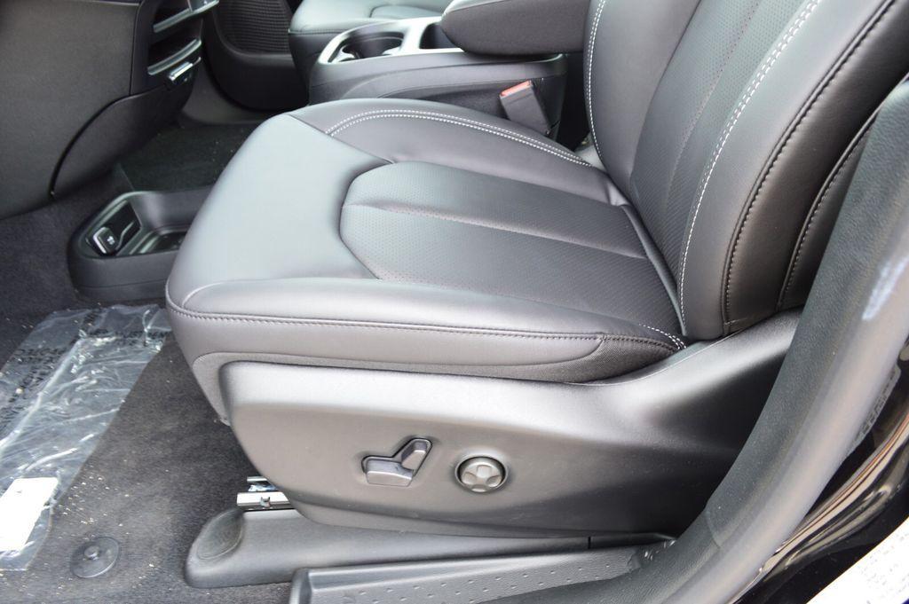 new 2026 Chrysler Pacifica car, priced at $44,368