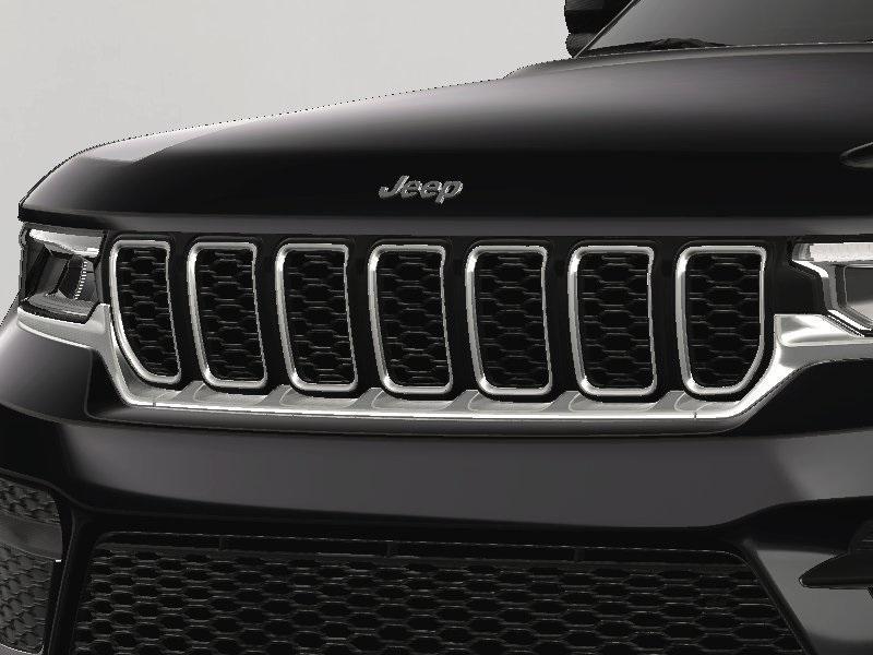 new 2025 Jeep Grand Cherokee car, priced at $43,970