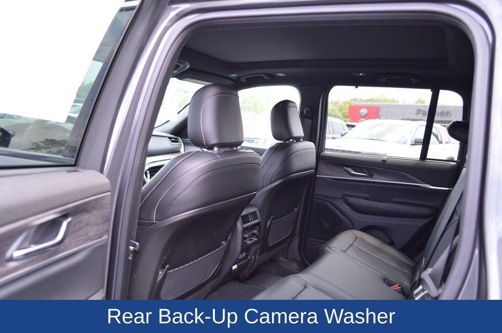 new 2025 Jeep Grand Cherokee car, priced at $50,646