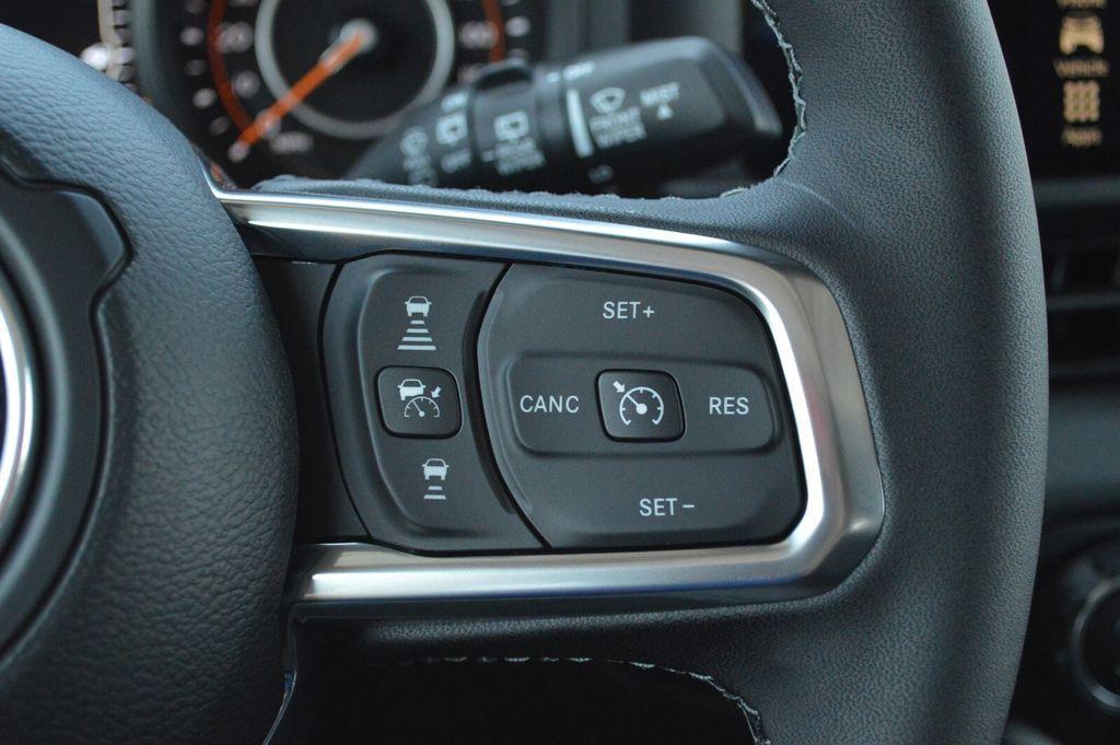 new 2025 Jeep Wrangler car, priced at $58,700