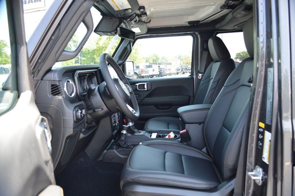 new 2025 Jeep Wrangler car, priced at $58,700