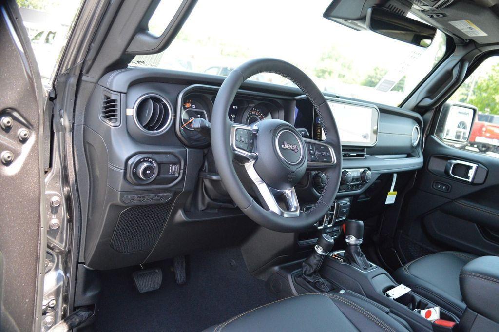 new 2025 Jeep Wrangler car, priced at $58,700
