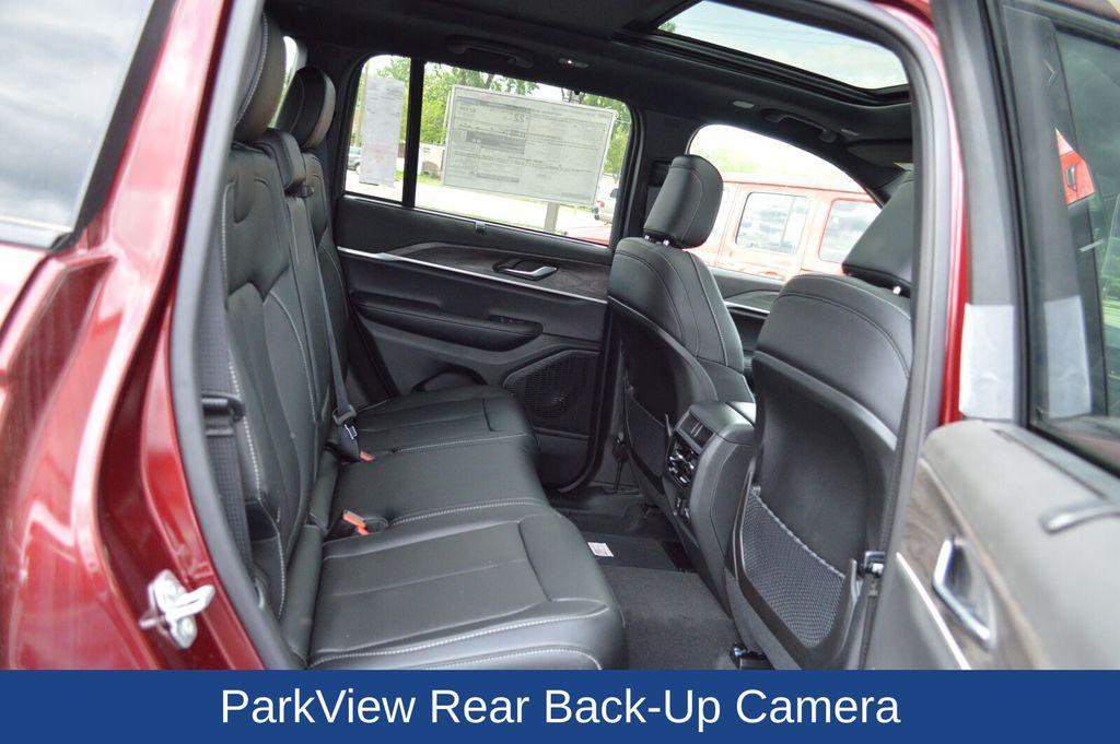 new 2025 Jeep Grand Cherokee car, priced at $53,434