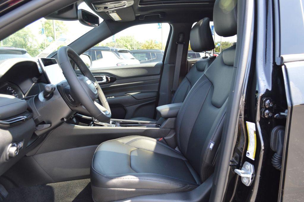 new 2025 Jeep Compass car, priced at $39,105