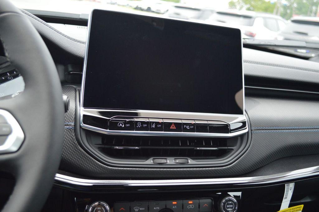 new 2025 Jeep Compass car, priced at $36,105