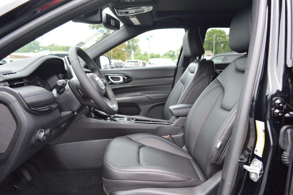 new 2025 Jeep Compass car, priced at $36,105