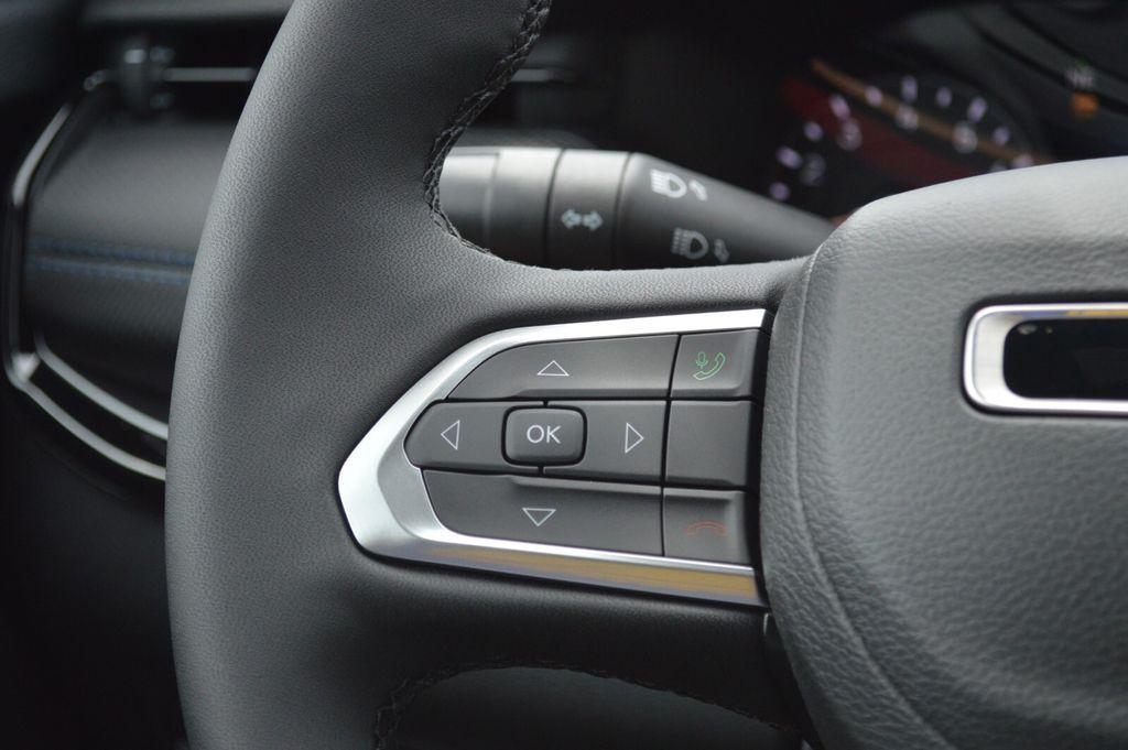 new 2025 Jeep Compass car, priced at $36,105