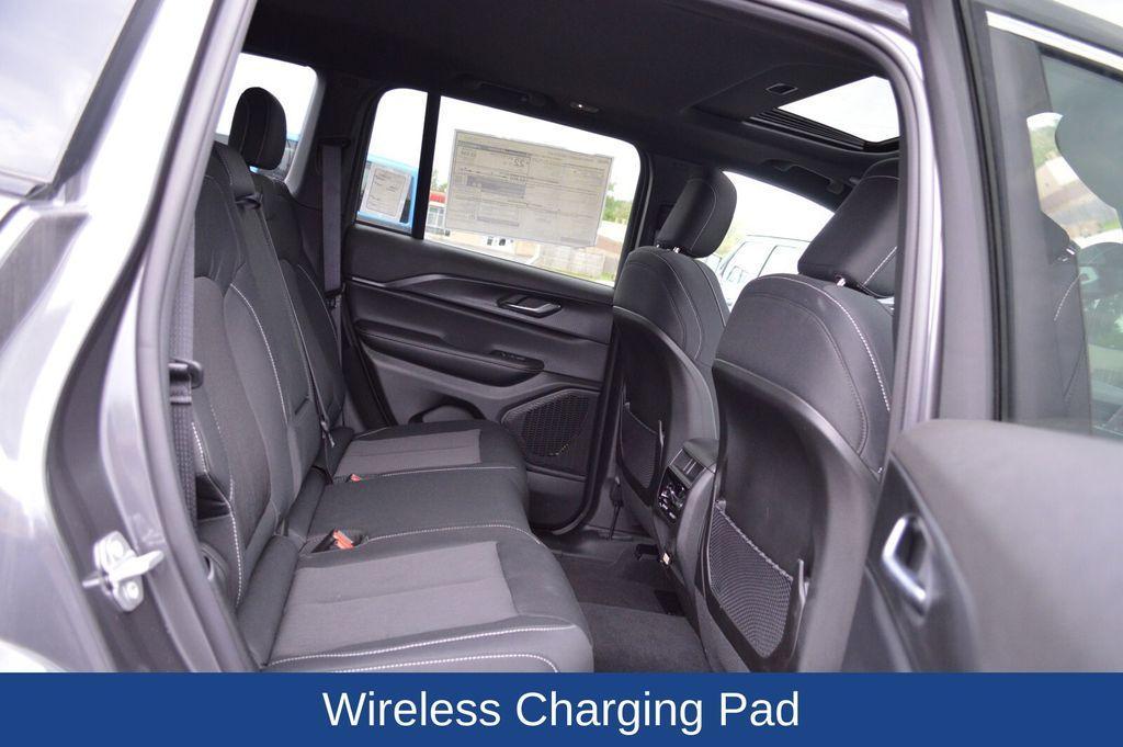new 2024 Jeep Grand Cherokee car, priced at $35,920