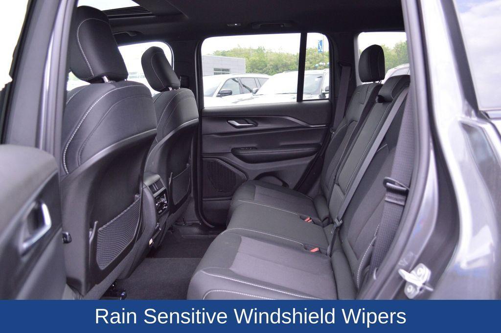new 2024 Jeep Grand Cherokee car, priced at $35,920