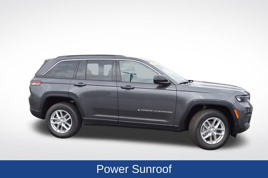 new 2024 Jeep Grand Cherokee car, priced at $35,920