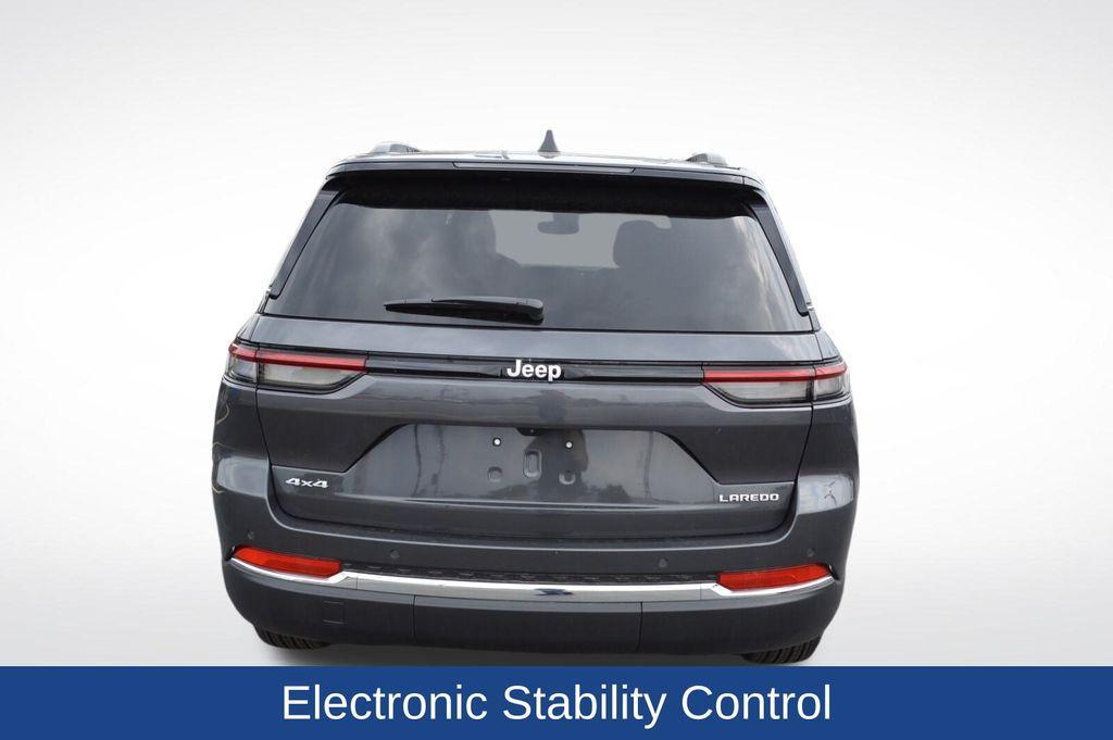 new 2024 Jeep Grand Cherokee car, priced at $35,920
