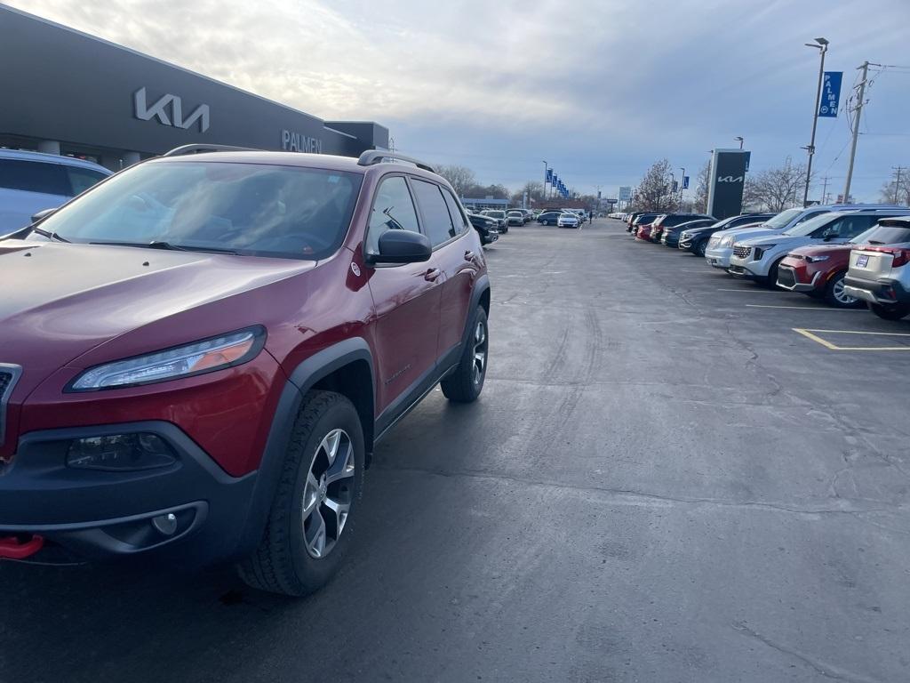 used 2016 Jeep Cherokee car, priced at $13,989