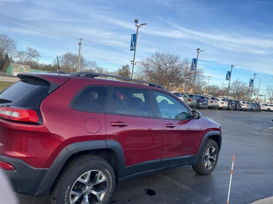 used 2016 Jeep Cherokee car, priced at $13,989