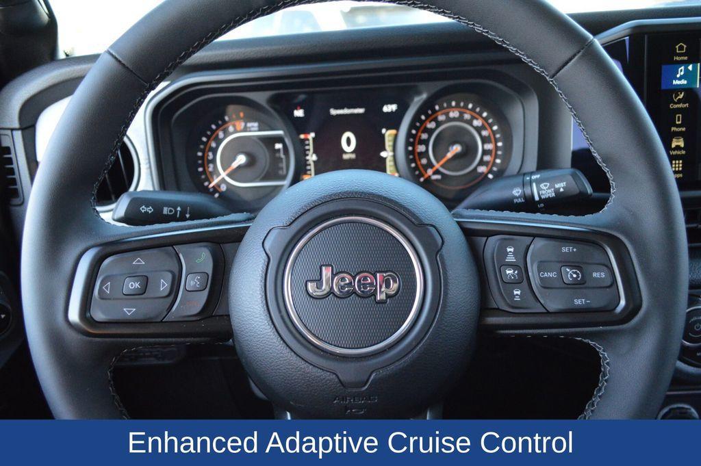 new 2025 Jeep Gladiator car, priced at $46,668