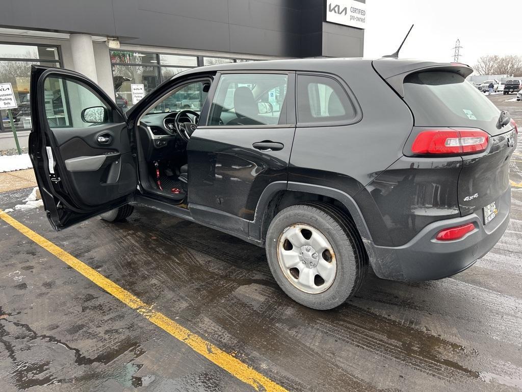 used 2014 Jeep Cherokee car, priced at $10,998