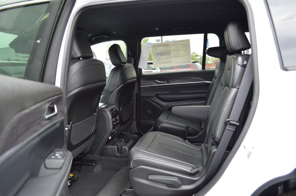 new 2025 Jeep Grand Cherokee L car, priced at $46,252