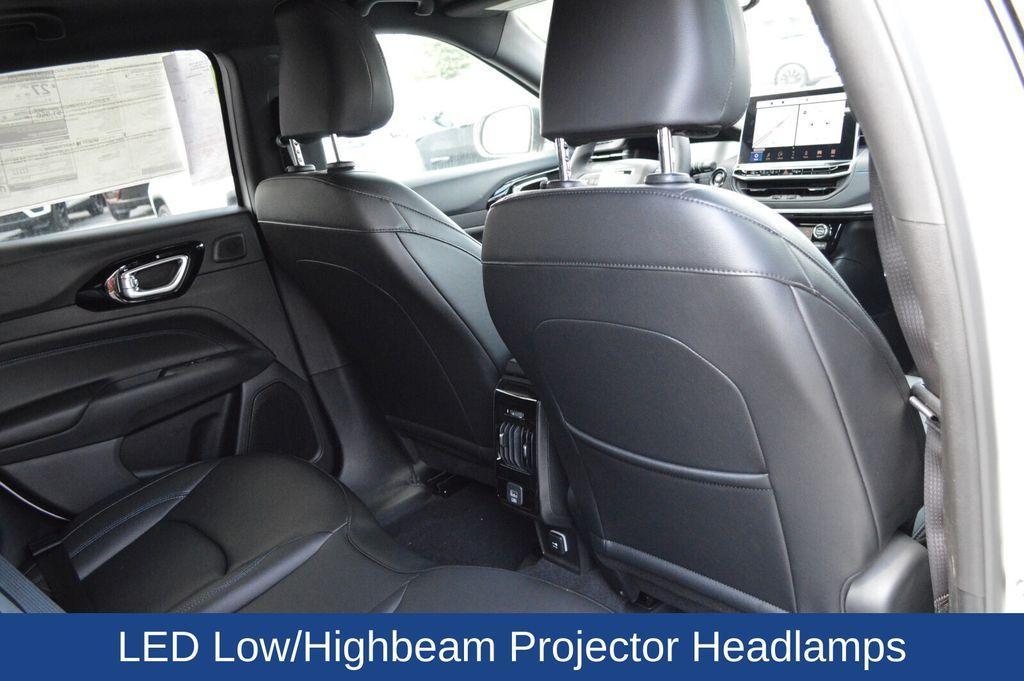 new 2025 Jeep Compass car, priced at $33,012