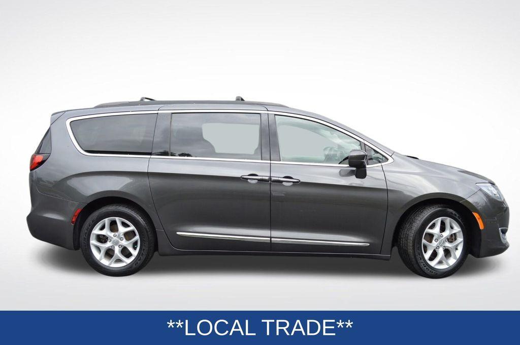 used 2017 Chrysler Pacifica car, priced at $11,800