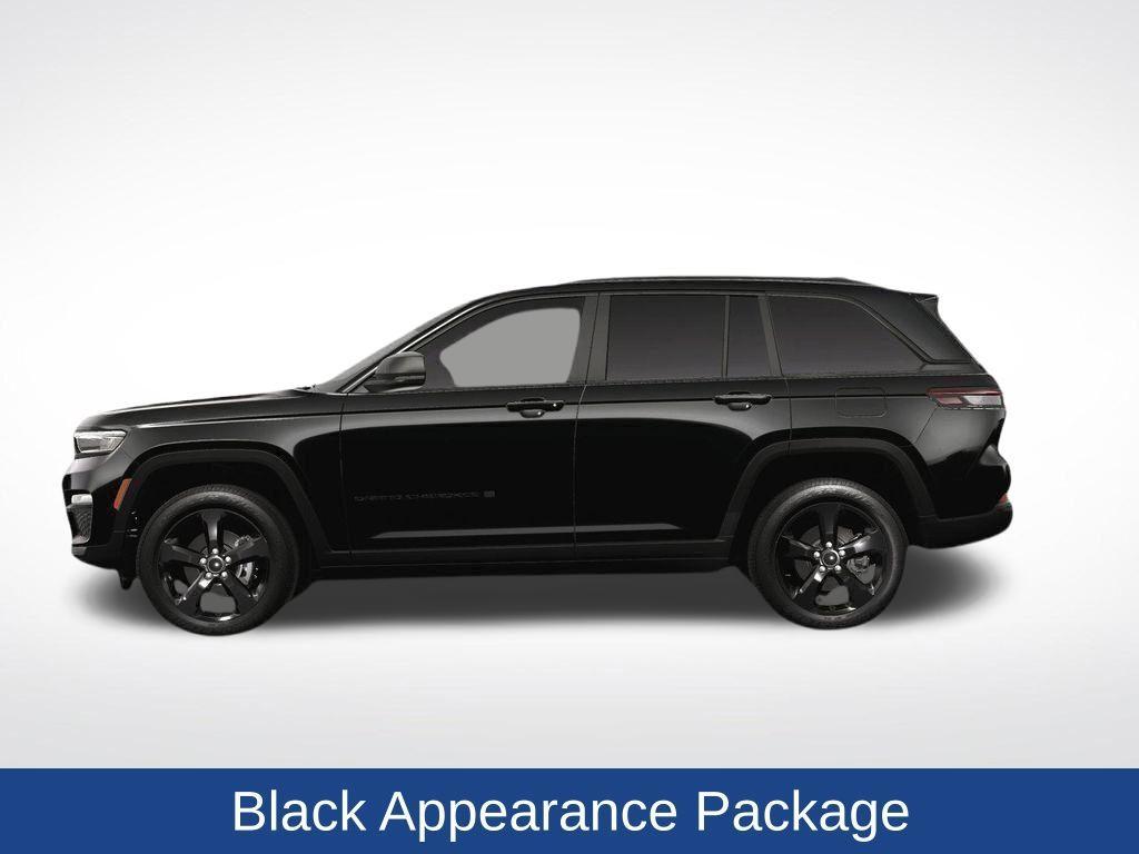 new 2025 Jeep Grand Cherokee car, priced at $51,215