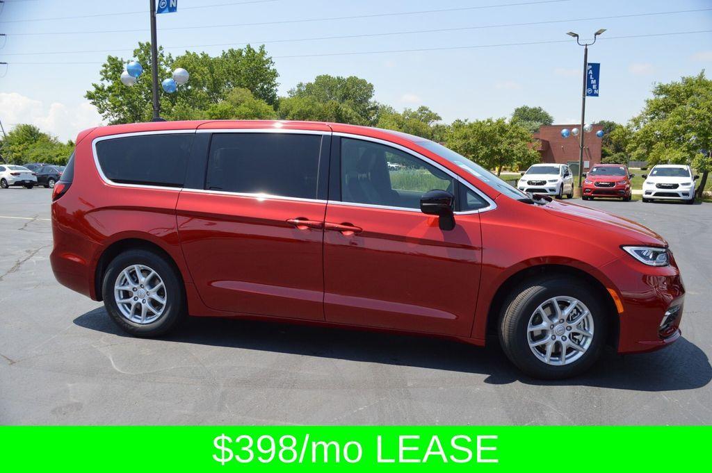 new 2025 Chrysler Pacifica car, priced at $42,892