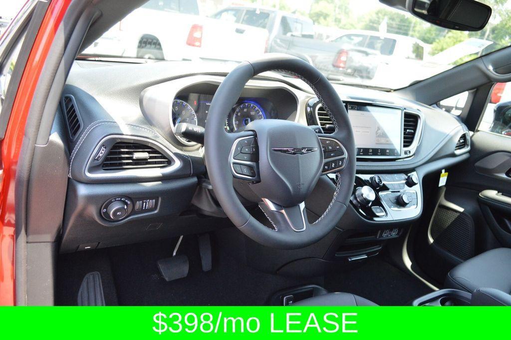 new 2025 Chrysler Pacifica car, priced at $42,892