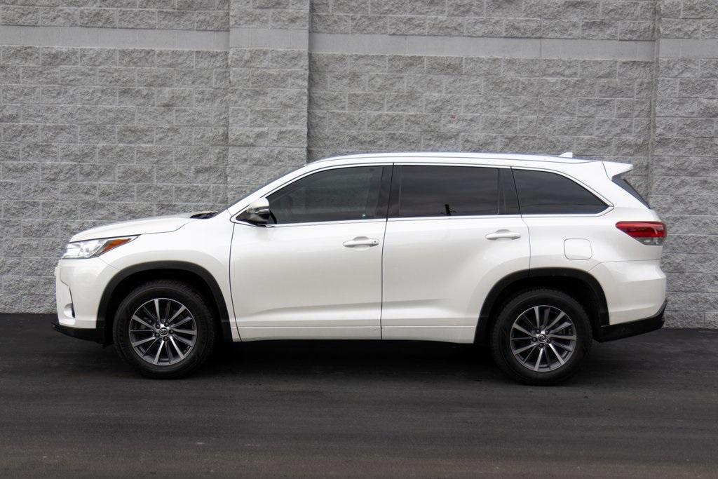 used 2018 Toyota Highlander car, priced at $22,449