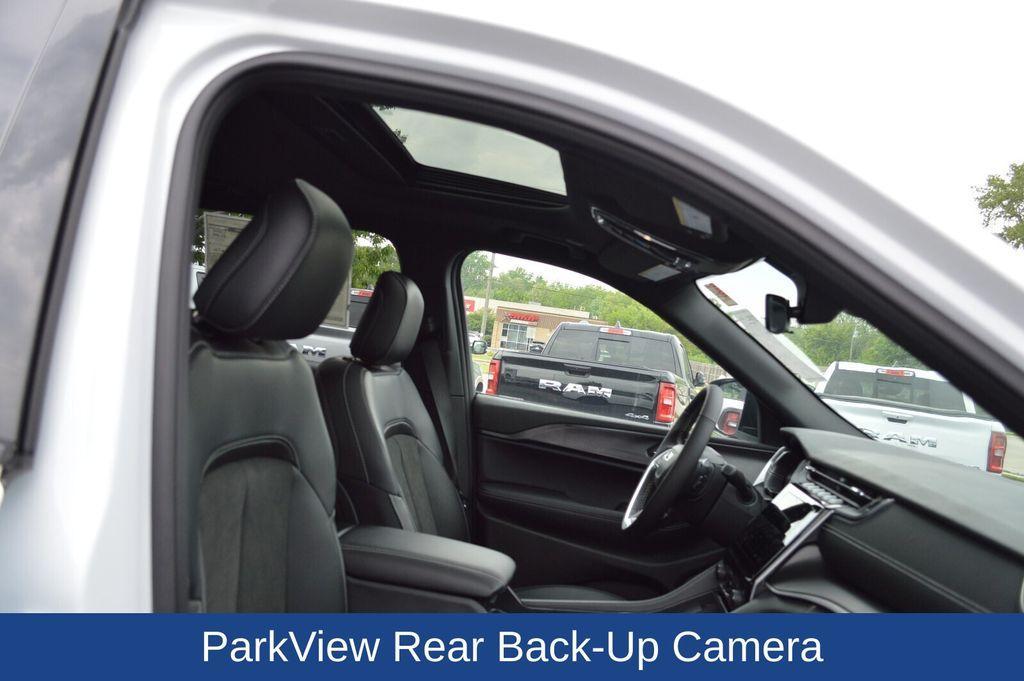 new 2025 Jeep Grand Cherokee L car, priced at $45,682