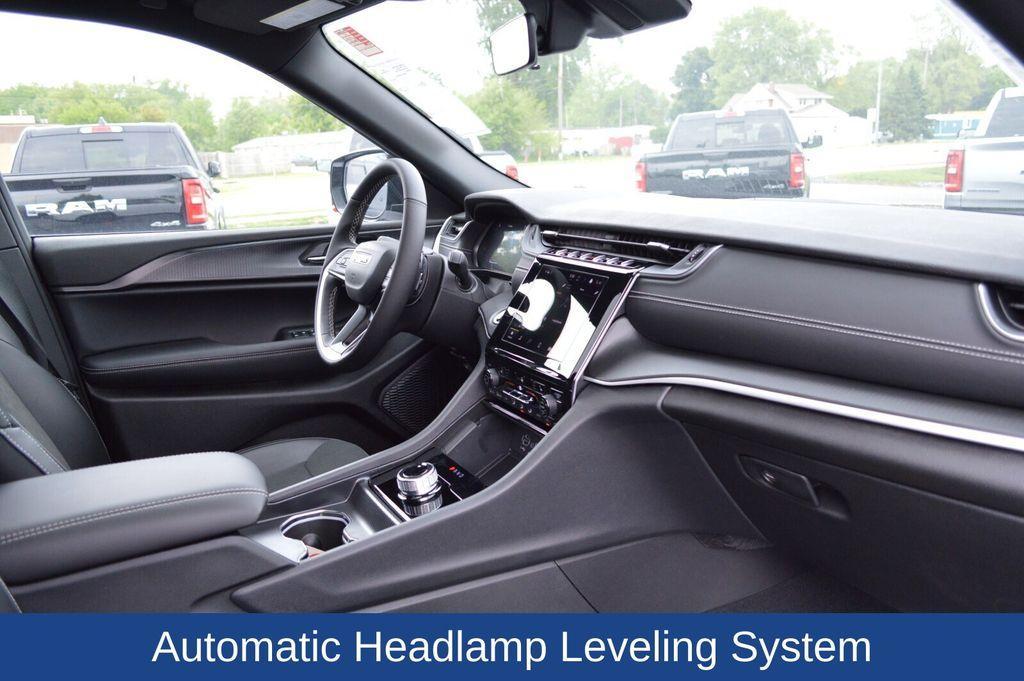 new 2025 Jeep Grand Cherokee L car, priced at $45,682
