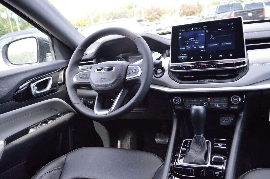 new 2025 Jeep Compass car, priced at $30,992