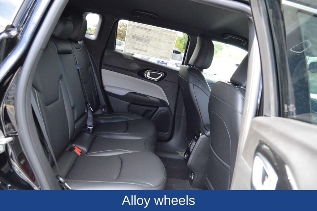 new 2025 Jeep Compass car, priced at $30,992