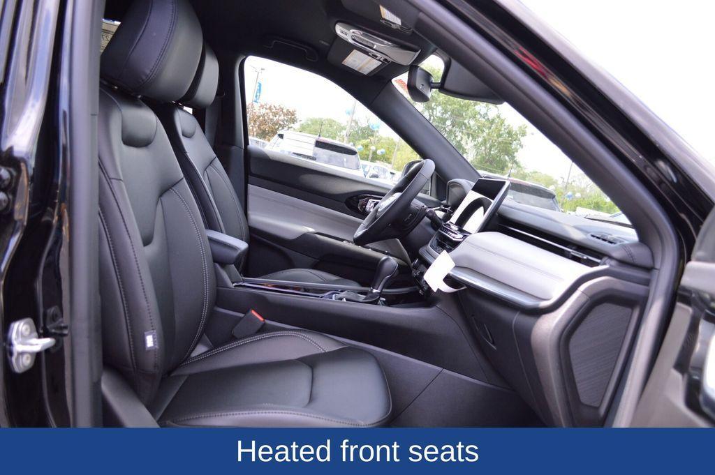 new 2025 Jeep Compass car, priced at $30,992