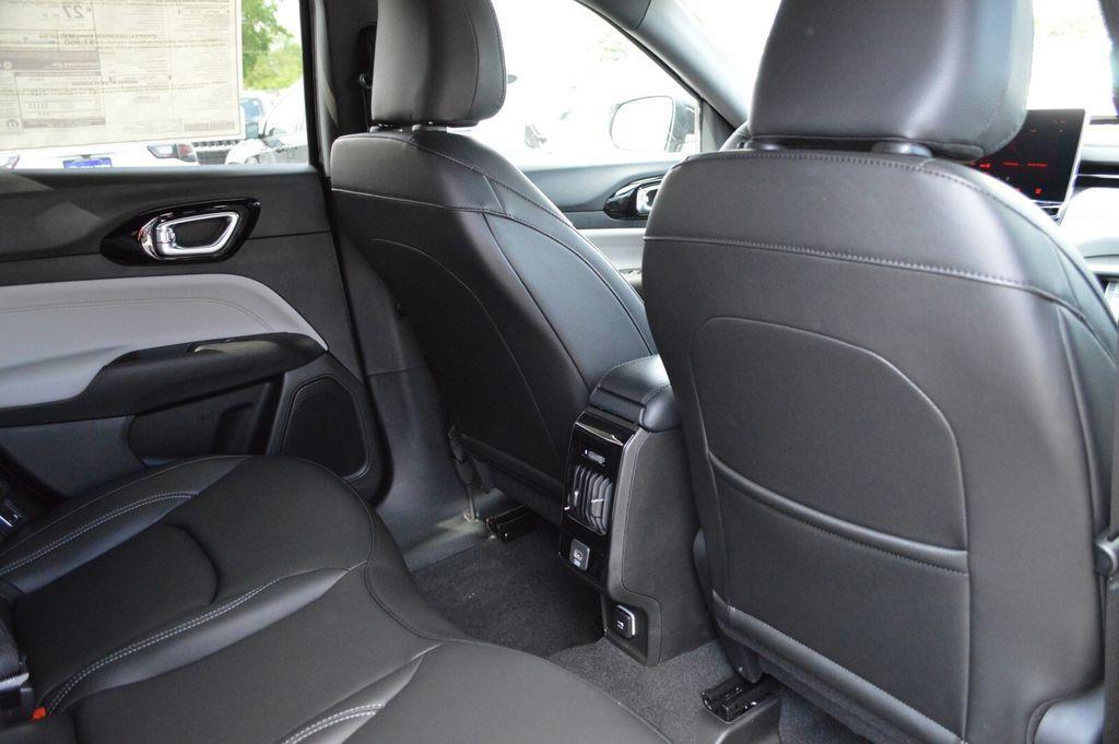 new 2025 Jeep Compass car, priced at $30,992