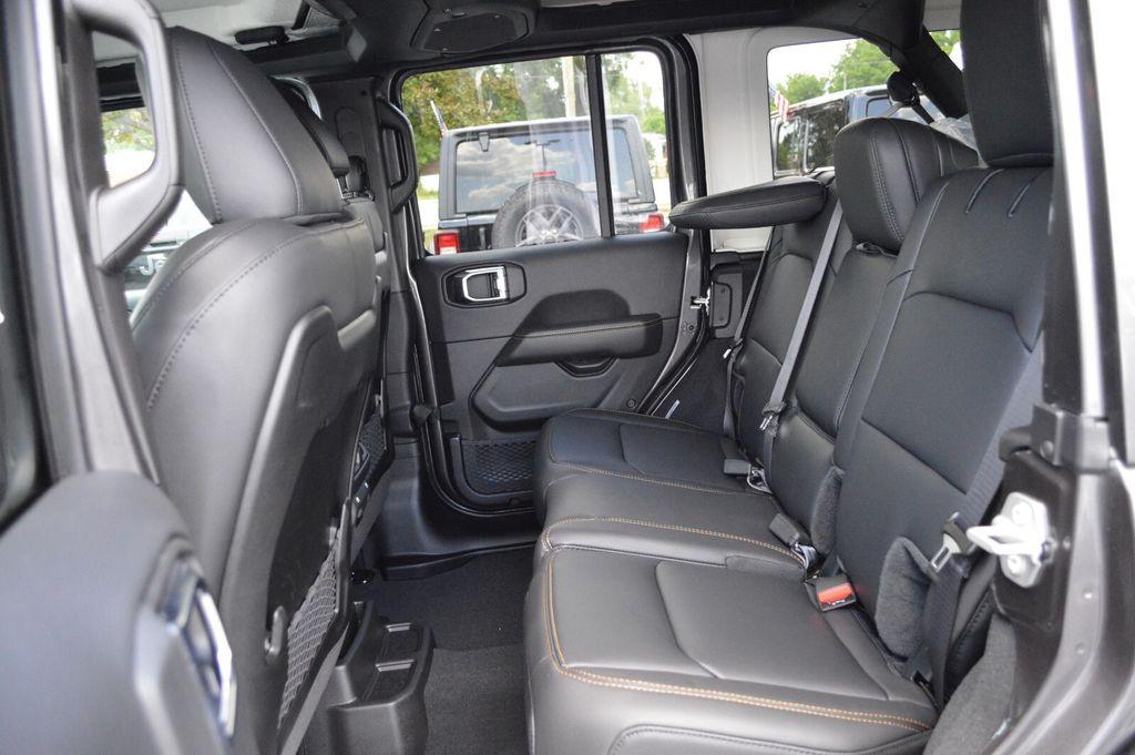 new 2025 Jeep Wrangler car, priced at $57,660