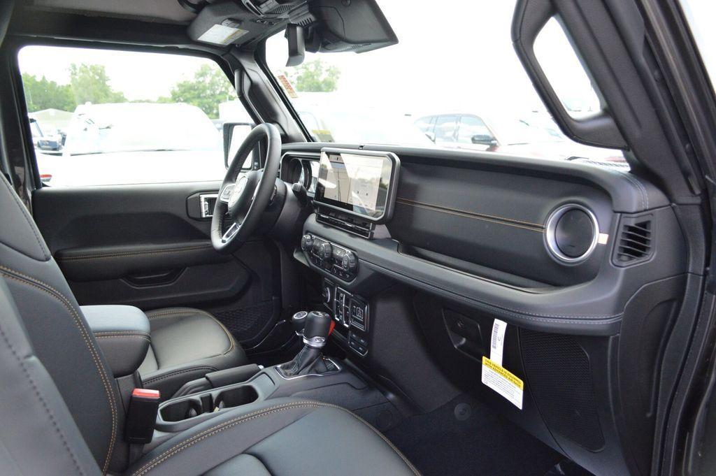 new 2025 Jeep Wrangler car, priced at $57,660