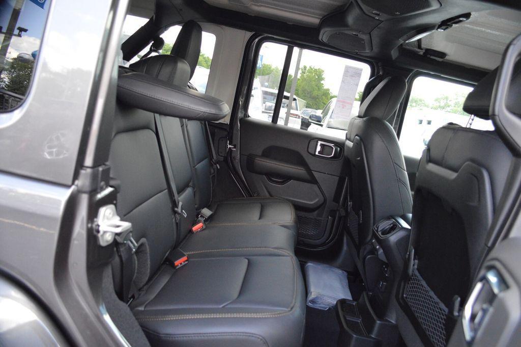 new 2025 Jeep Wrangler car, priced at $57,660