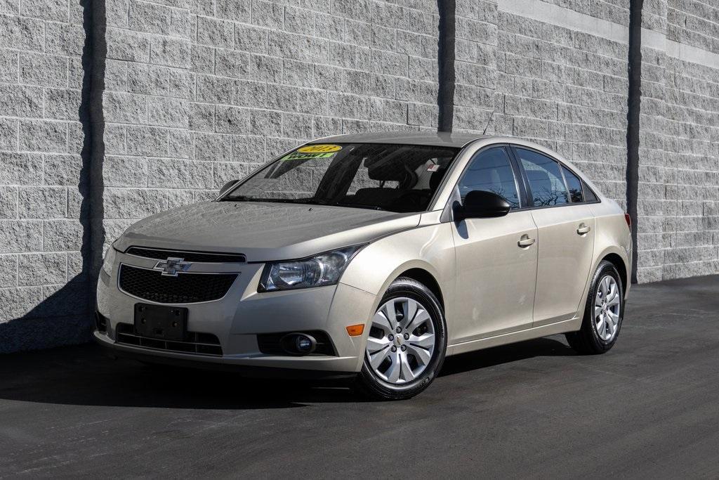 used 2013 Chevrolet Cruze car, priced at $7,500