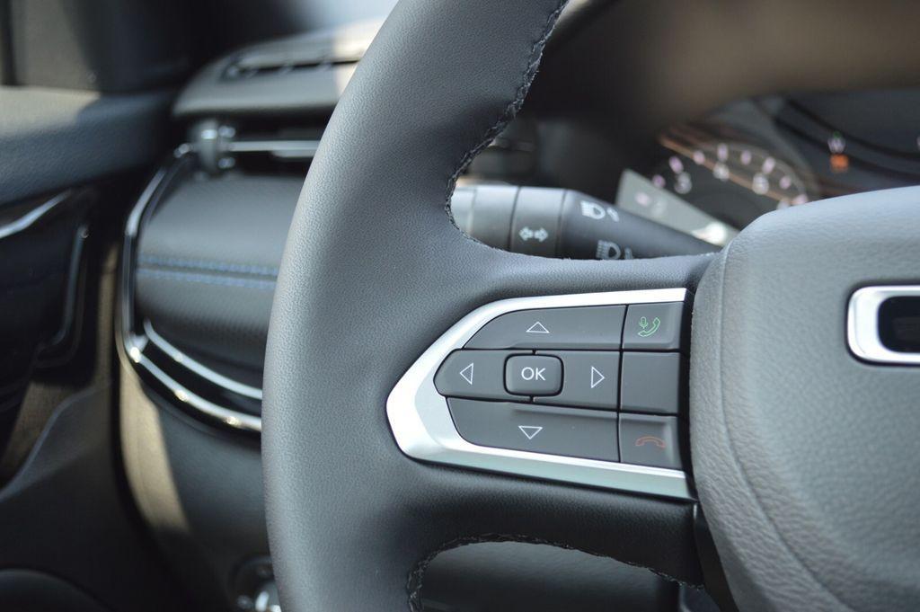 new 2025 Jeep Compass car, priced at $39,105