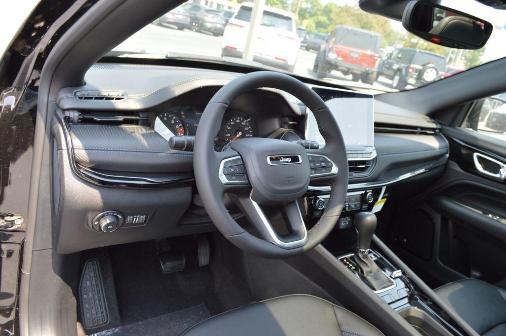 new 2025 Jeep Compass car, priced at $39,105