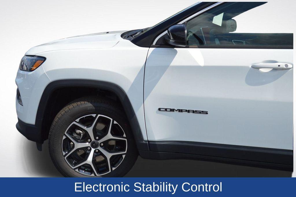 new 2025 Jeep Compass car, priced at $32,904