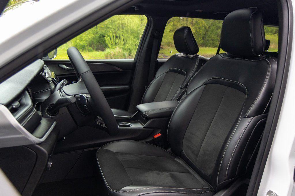 used 2024 Jeep Grand Cherokee L car, priced at $40,997