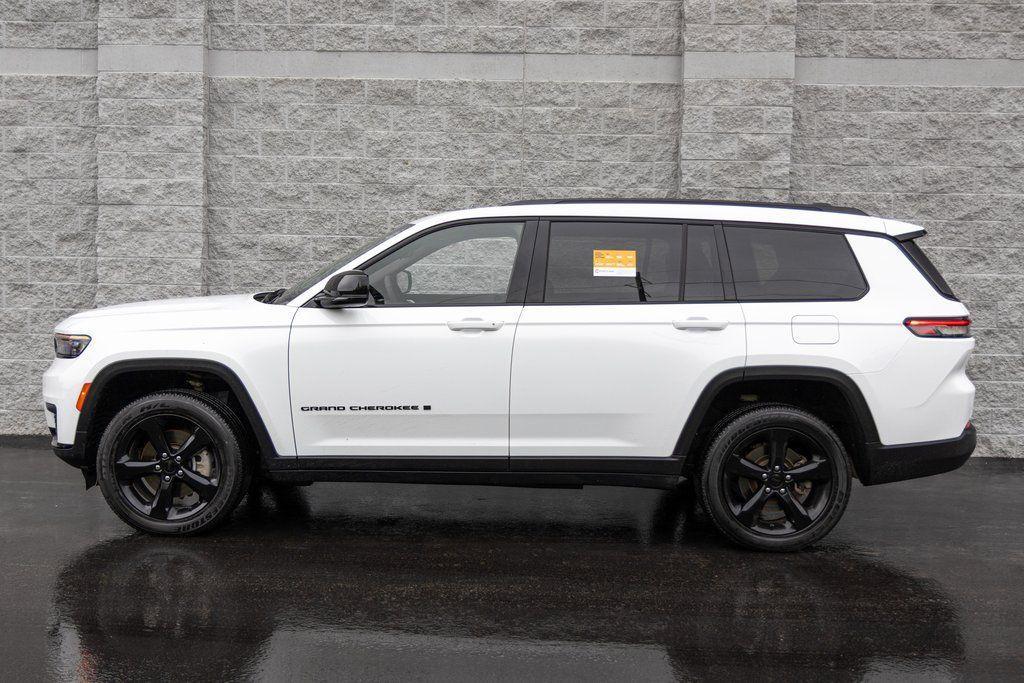 used 2024 Jeep Grand Cherokee L car, priced at $40,997