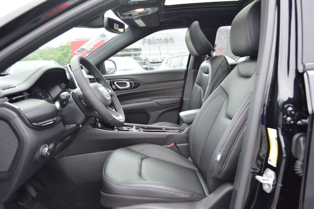 new 2025 Jeep Compass car, priced at $36,105