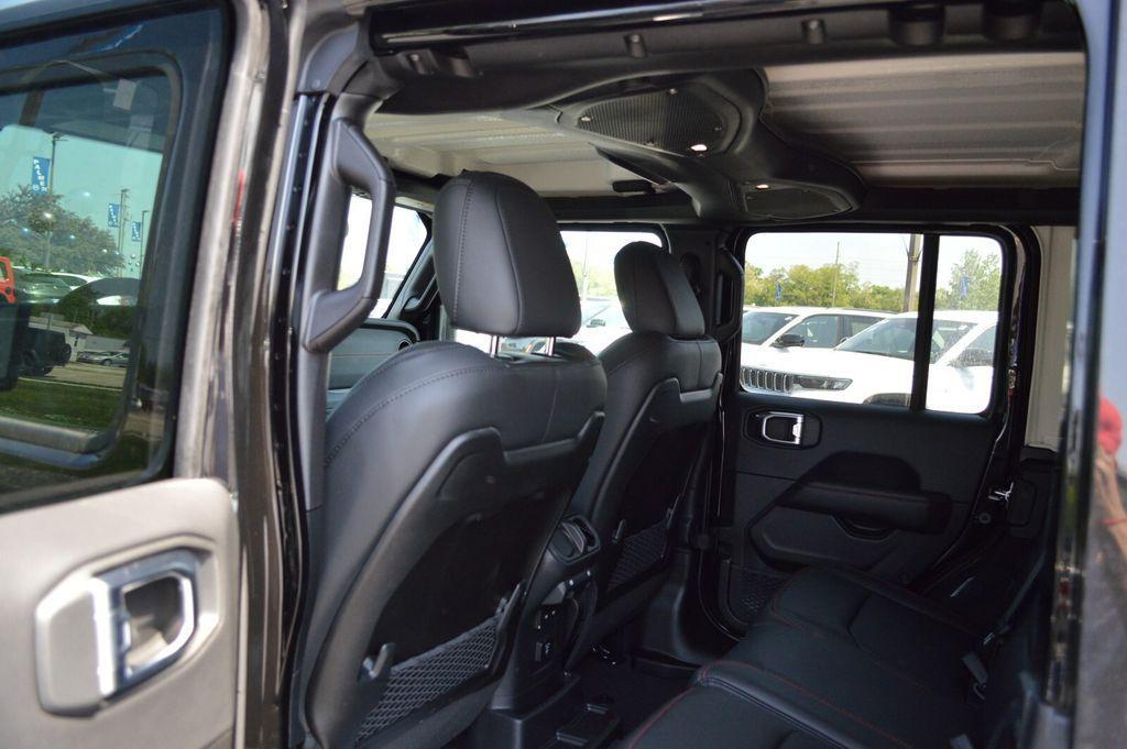 new 2025 Jeep Wrangler car, priced at $61,195