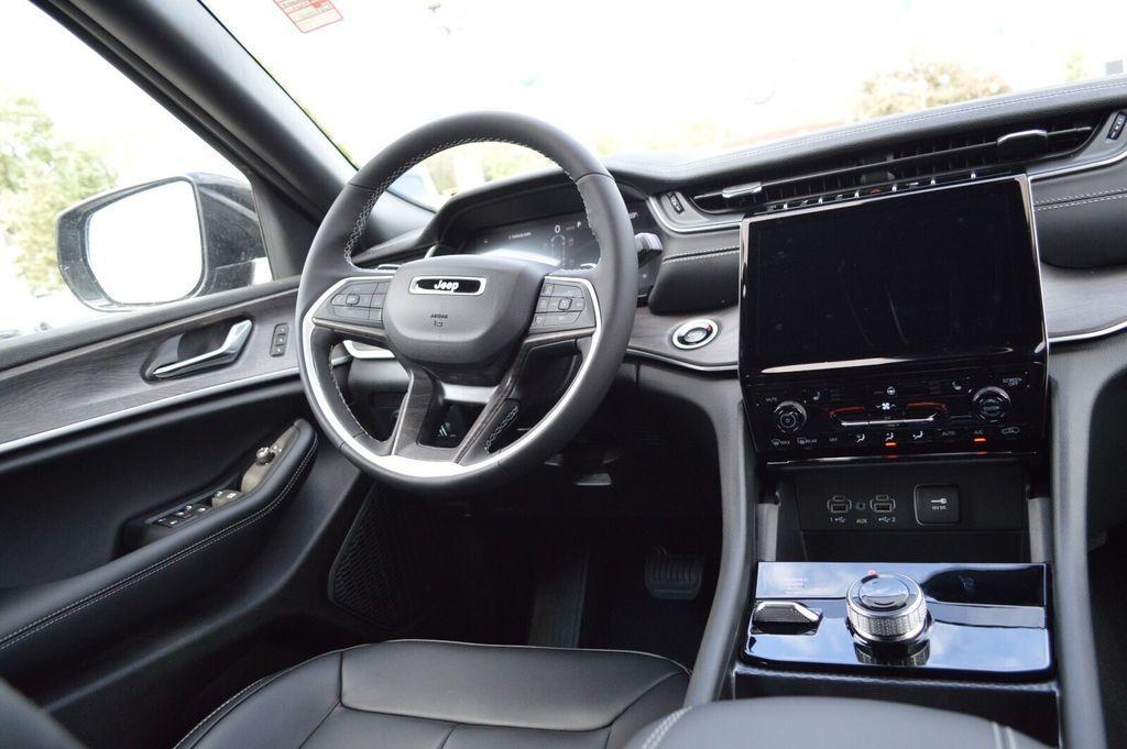 new 2025 Jeep Grand Cherokee L car, priced at $51,610