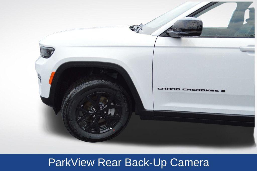 new 2025 Jeep Grand Cherokee car, priced at $44,245