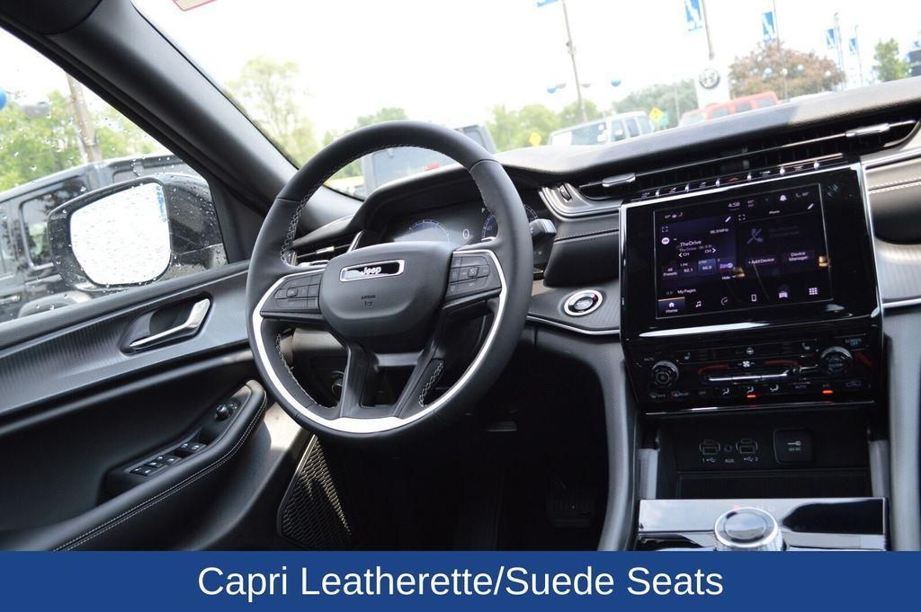 new 2025 Jeep Grand Cherokee car, priced at $44,245