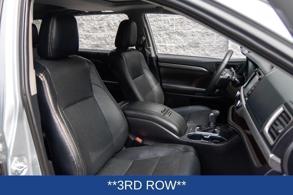 used 2019 Toyota Highlander Hybrid car, priced at $35,700