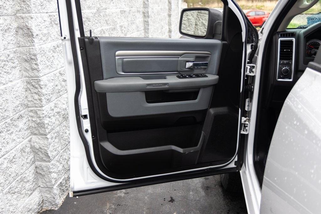 used 2019 Ram 1500 Classic car, priced at $21,900