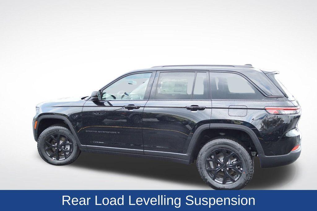 new 2025 Jeep Grand Cherokee car, priced at $44,624
