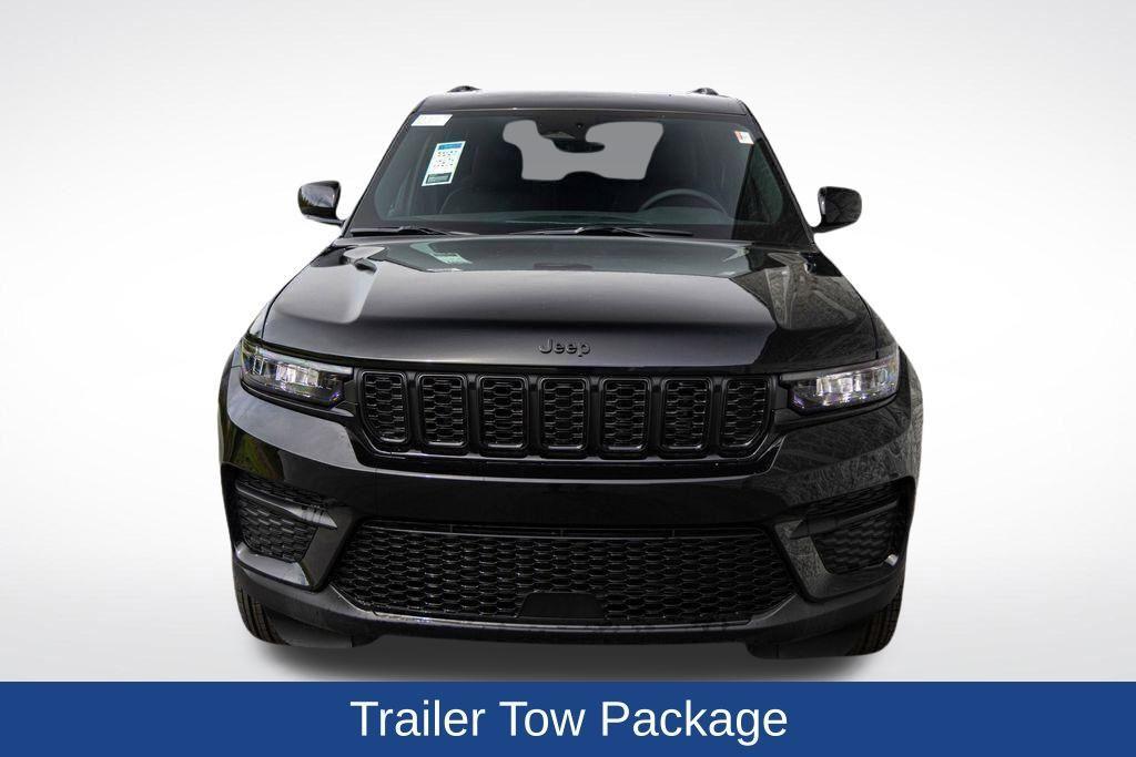 new 2025 Jeep Grand Cherokee car, priced at $44,624